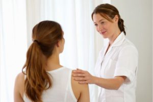 дерматолог должен назначить лечение